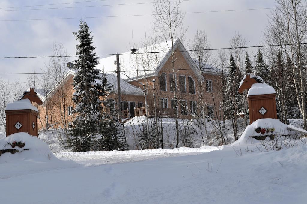 La Taniere De L'Ours Hotel Saint-Donat-de-Montcalm Exterior foto