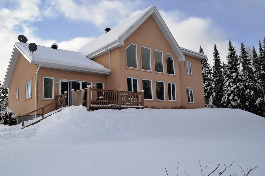 La Taniere De L'Ours Hotel Saint-Donat-de-Montcalm Exterior foto