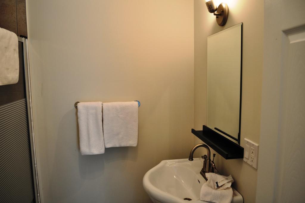 La Taniere De L'Ours Hotel Saint-Donat-de-Montcalm Exterior foto